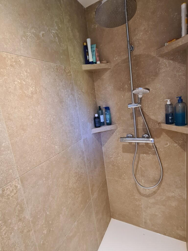 Création d'une salle de bain parentale